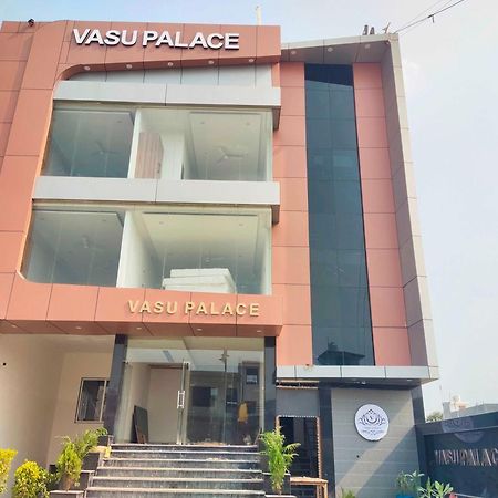 Hotel O Vasu Palace Ayodhya Buitenkant foto