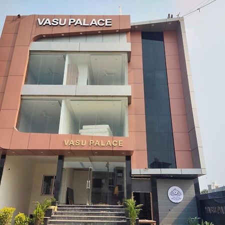 Hotel O Vasu Palace Ayodhya Buitenkant foto